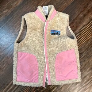 Patagonia adorable fleece fuzzy vest. Little girls / baby 18 months.